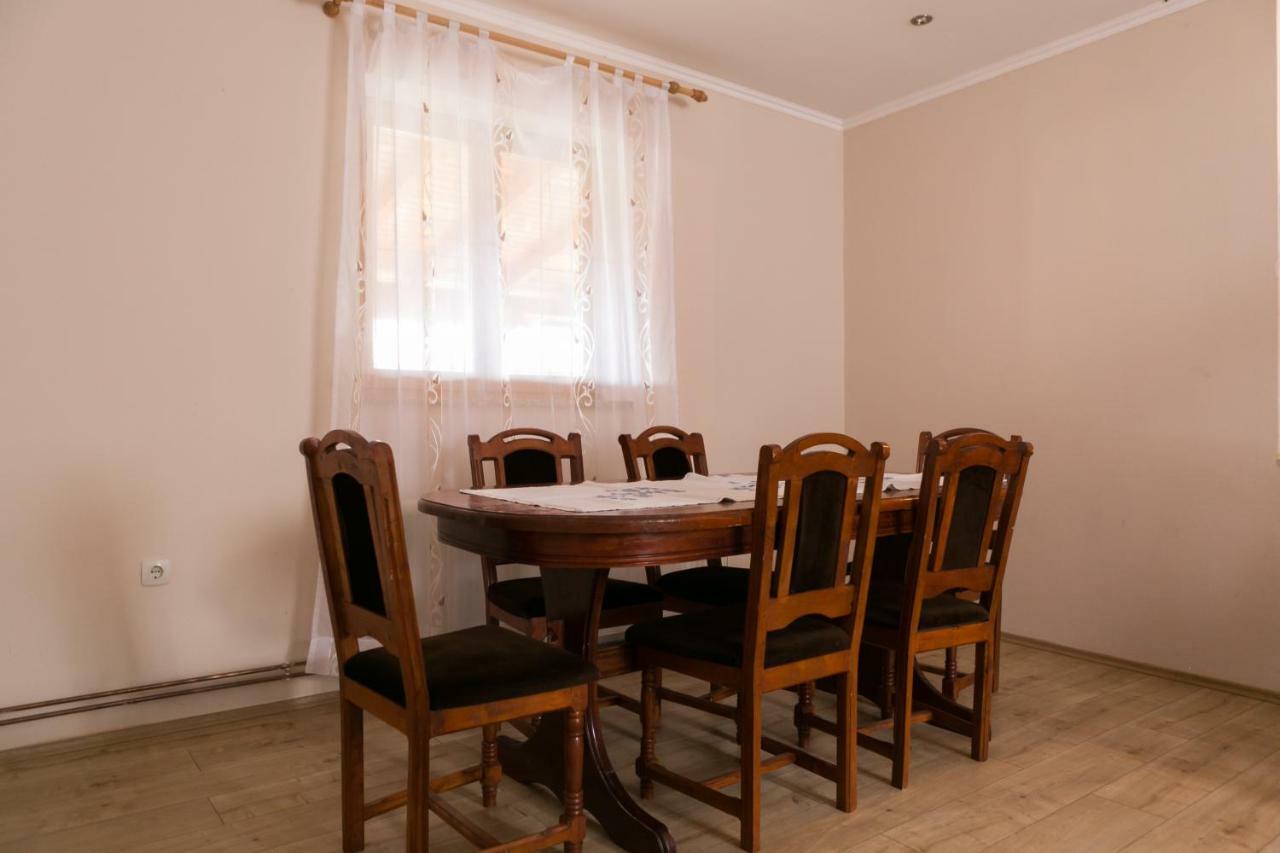 Apartmani Ruza Красно Поле Екстериор снимка