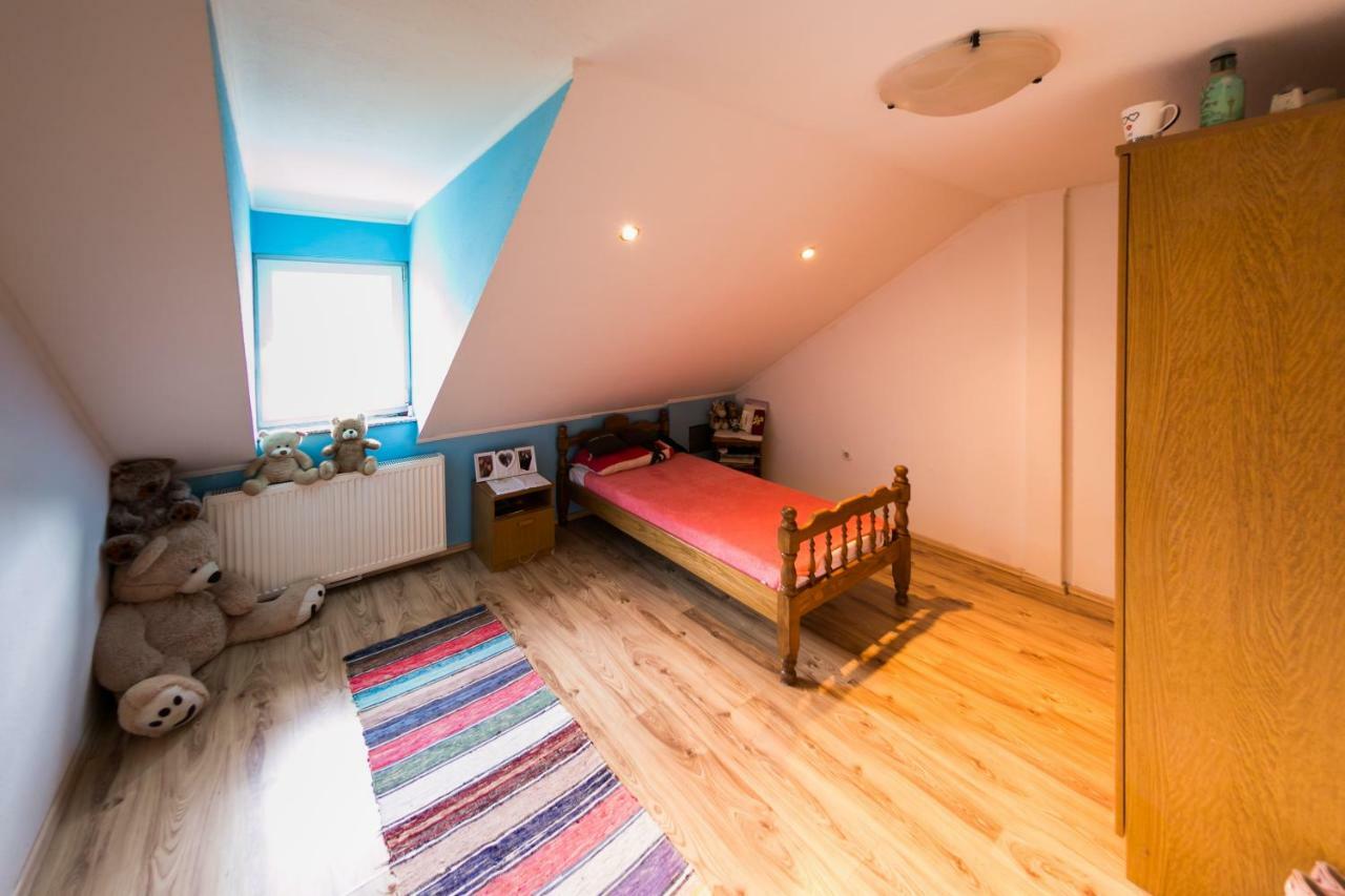 Apartmani Ruza Красно Поле Екстериор снимка