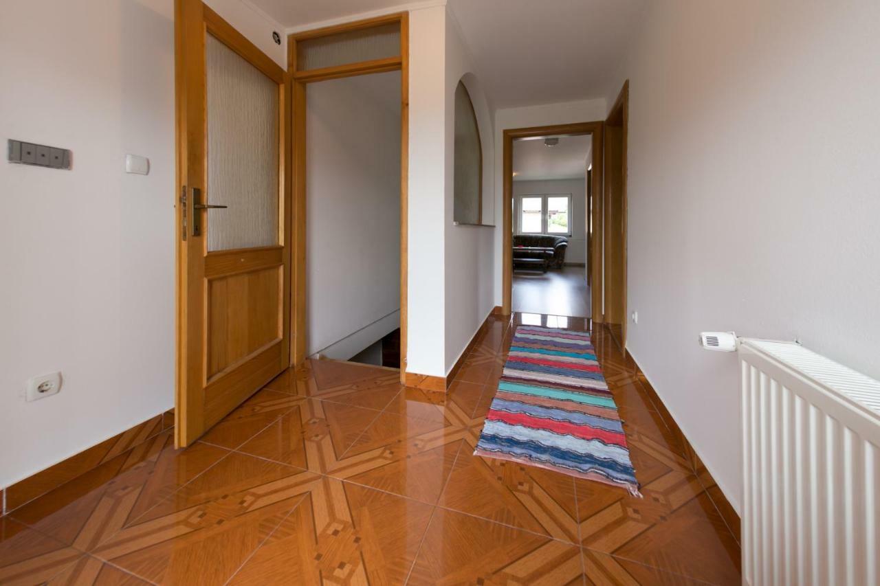 Apartmani Ruza Красно Поле Екстериор снимка